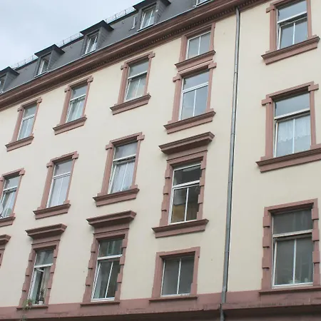 Freddapp One בית הארחה 3*