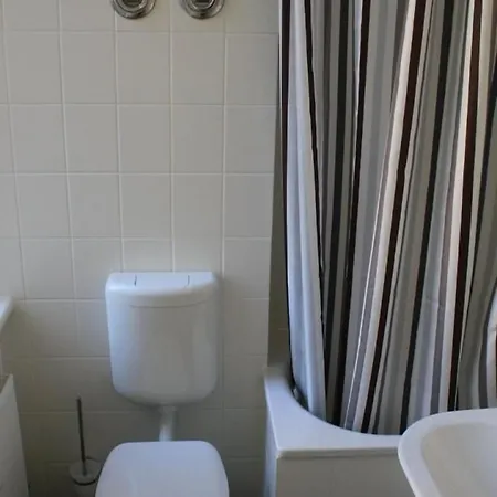 בית הארחה Freddapp One